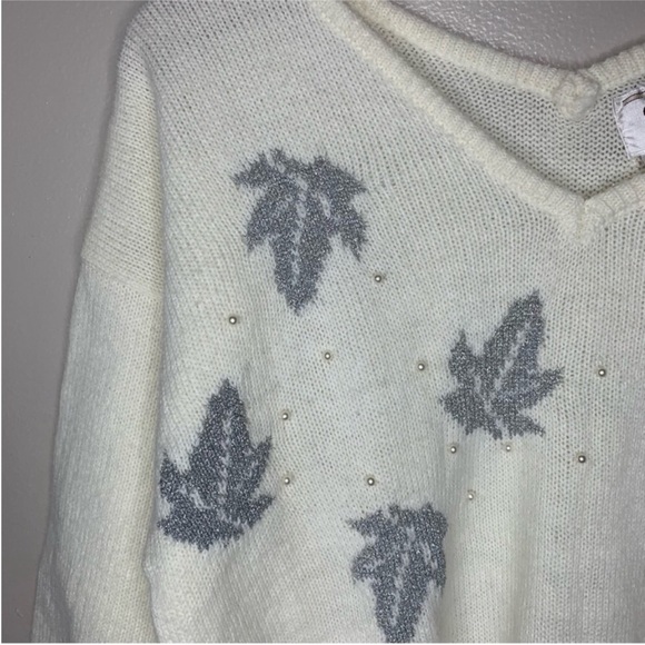 MARELLA NWT Vintage Appliqué V-Neck Sweater - Picture 5 of 10